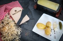 Les astuces pour bien préparer votre fromage avant de le faire fondre dans l&rsquo;appareil à raclette